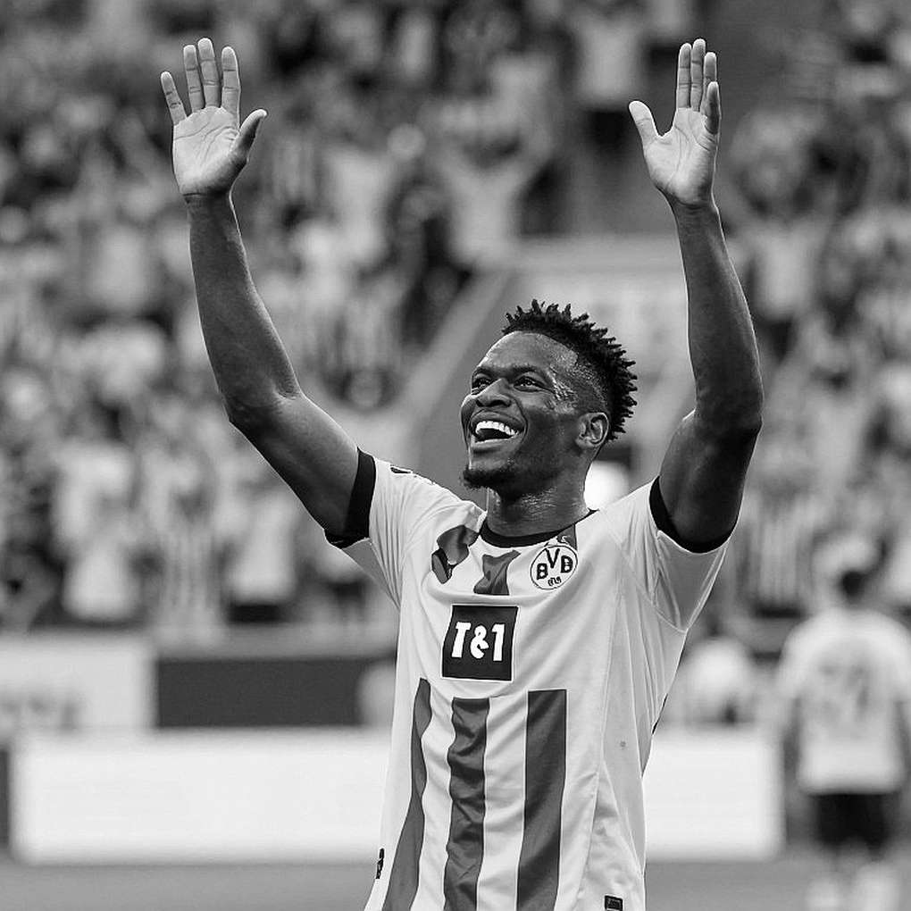 Free-Agent Signing Fees: The Encoded Loophole of the Transfer Window Free-Agent Signing Fees: The Encoded Loophole of the Transfer Window