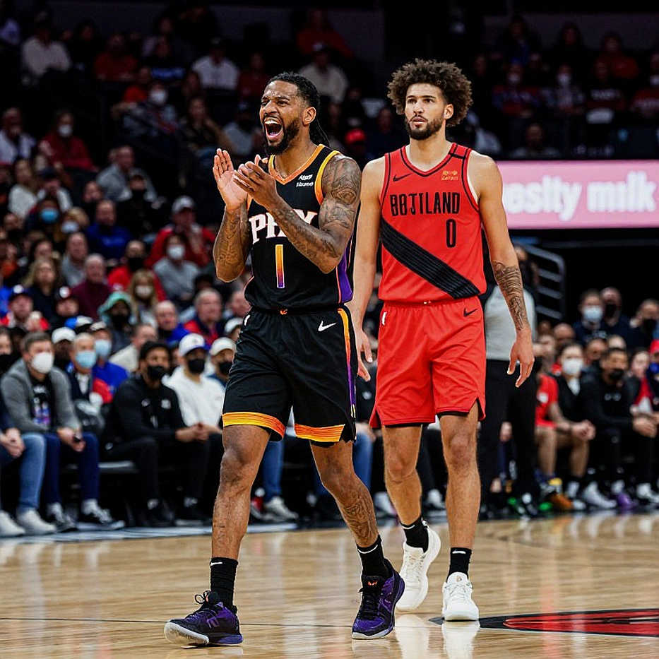 Cú lật cổ chân của Stephen Curry tại buổi tập mở: lỗ hổng 13-26 mà Golden State không còn cách nào vá