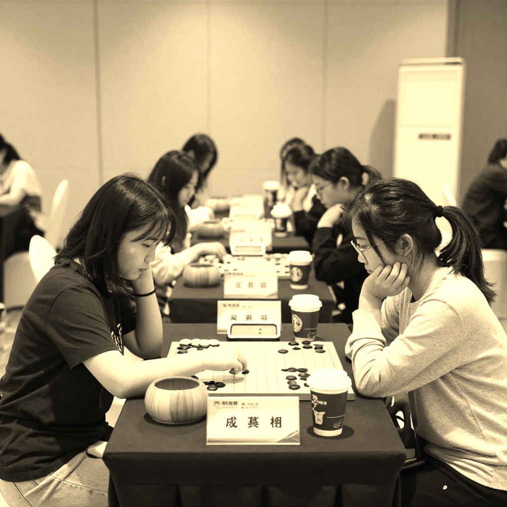 ChessBase Magazine 225 tại Prague 2026: khi người bán tự trao giải cho mình