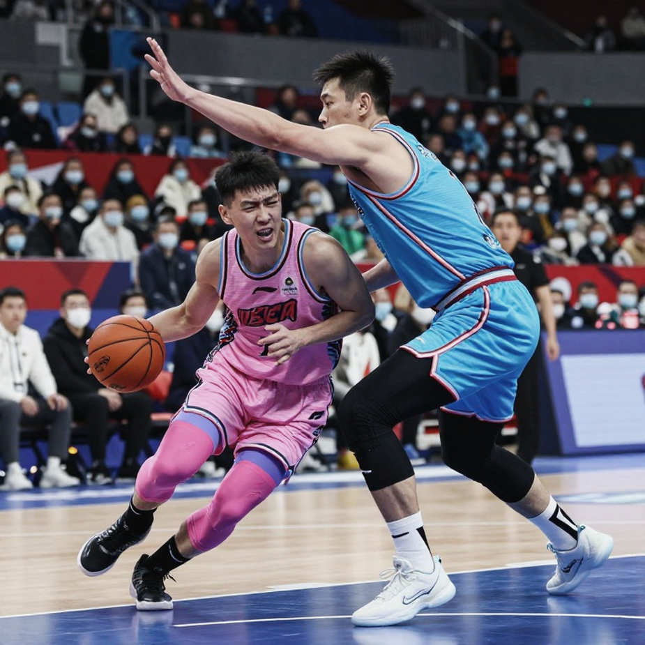 Thomas Walkup, bản hợp đồng đắt nhất lịch sử EuroLeague và cuộc chiến định giá lại bóng rổ châu Âu Thomas Walkup, bản hợp đồng đắt nhất lịch sử EuroLeague và cuộc chiến định giá lại bóng rổ châu Âu
