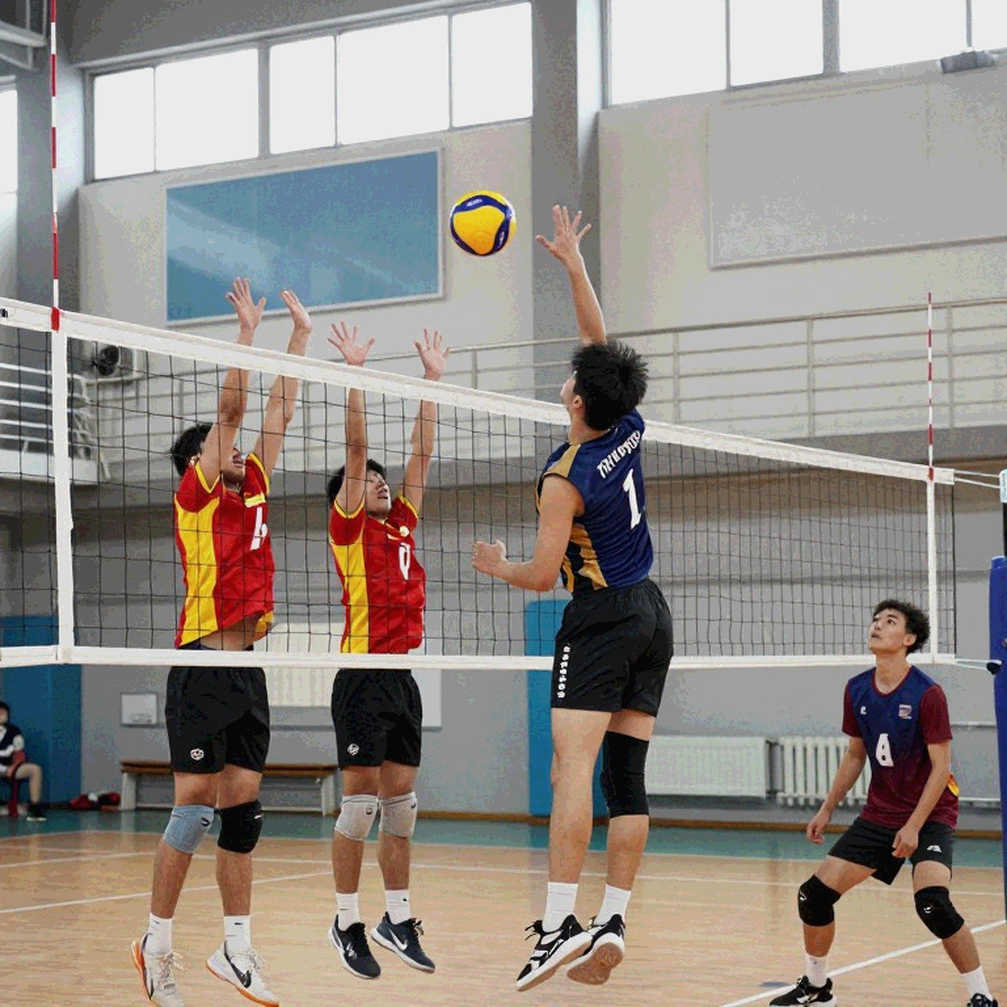 Libero 14 tuổi, ngoại binh người Mỹ và khoảng trống bảo vệ người chưa thành niên của bóng chuyền nữ Việt Nam