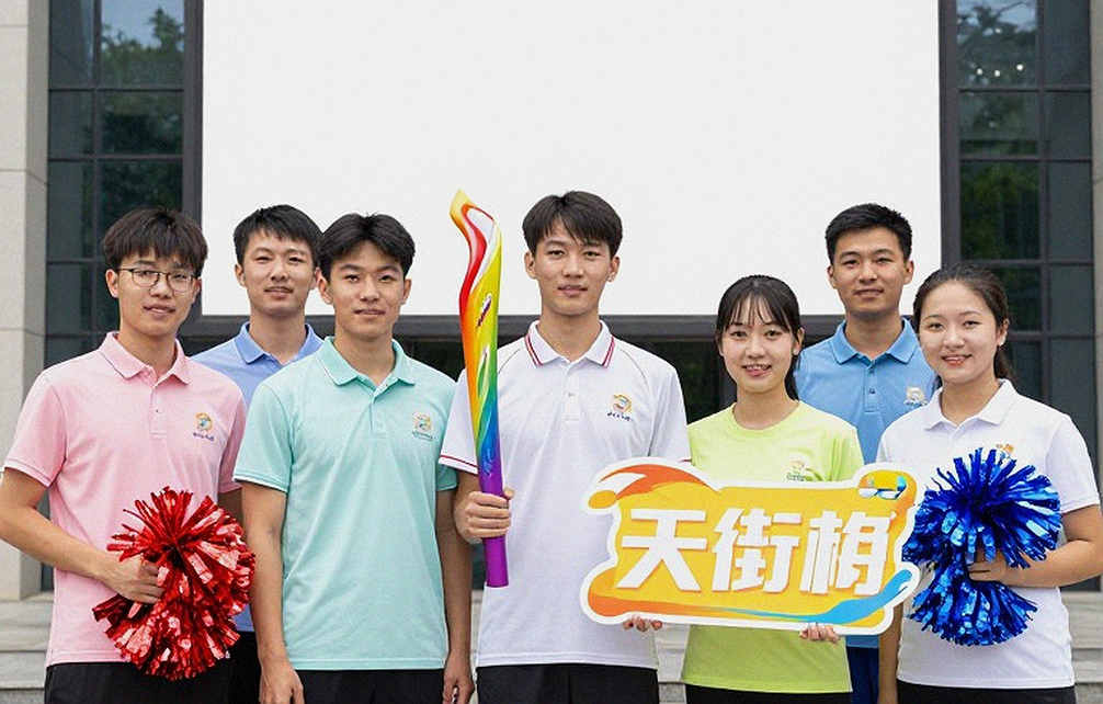 VAR lật phạt đền, Công An Hà Nội thoát thua: đường biên cao và thủ môn quét là con dao hai lưỡi