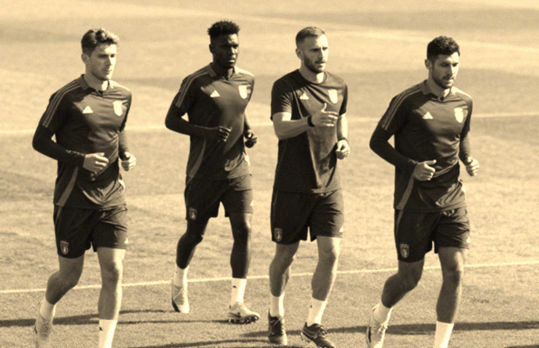 Nhịp đập V.League: Ghi chép từ một khán đài cách sân cỏ 1,5 mét