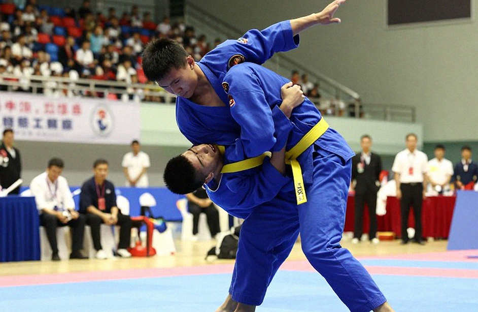 Baku 2026: Grand Slam của Russell, và những điểm mù mà chiến thắng che khuất