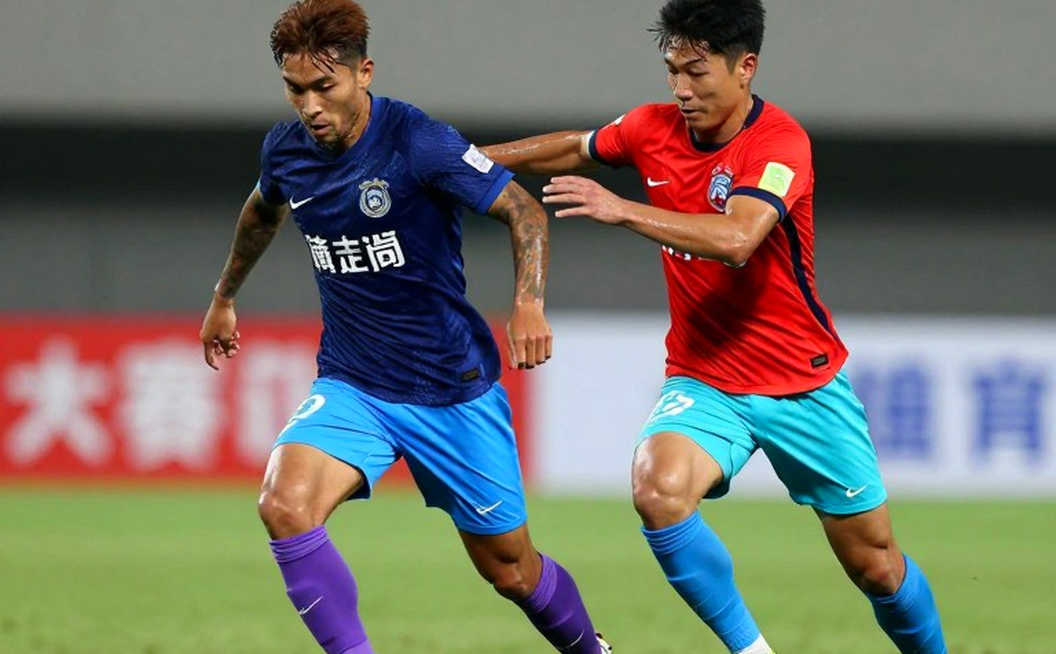 Cuối cùng bí ẩn kỳ lạ của Raphinha cũng được giải mã: Vì sao ngôi sao hay nhất La Liga sống hai năm không người đại diện?