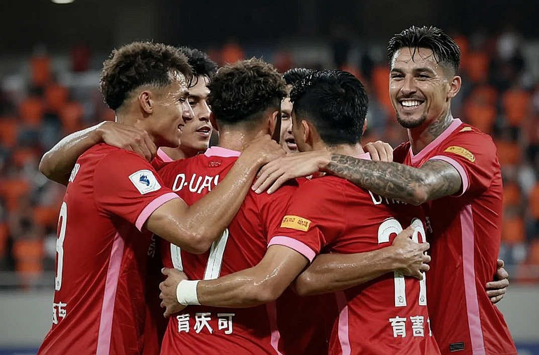 FC Seoul chia đôi đội hình trước Persib: canh bạc được tính từ vòng bảng ACL Two