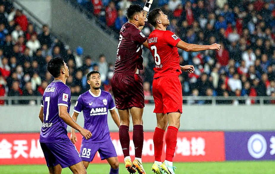 Thể Công - Viettel 1-3 Hà Tĩnh: Bốn phút sụp đổ và cái đầu gối không cho V-League quên Đoàn Ngọc Tân